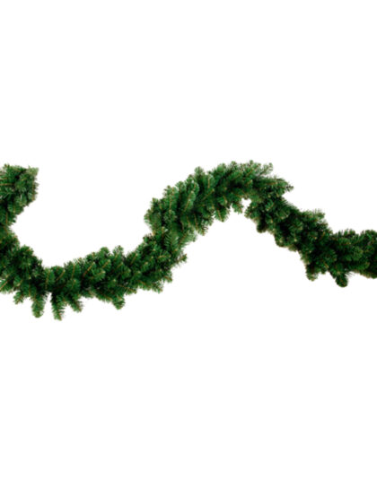 Granrisgirlang för juldekoration i butik