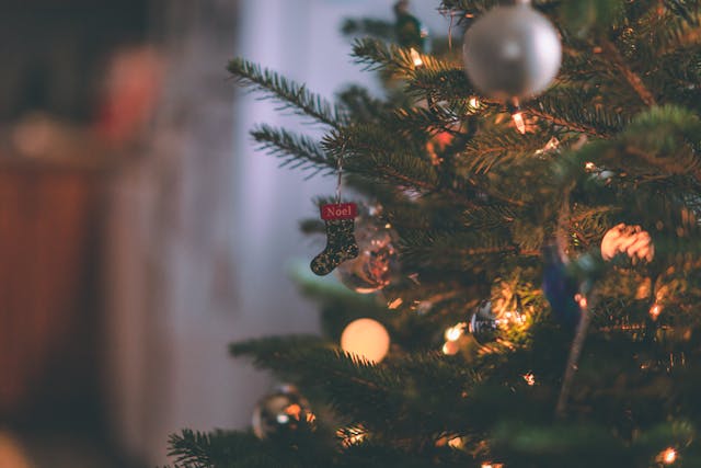 Hyra juldekoration för företag - skapa magisk julstämning i butik eller köpcentrum med Gillgrens Dekor
