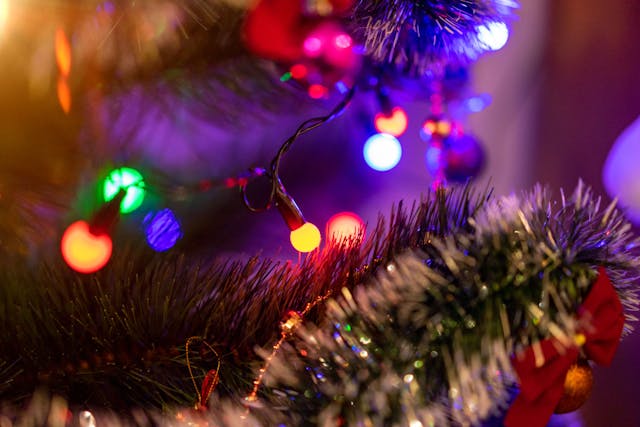 Julgirlanger från Gillgrens Dekor - skapa stämningsfull julmiljö i butik och köpcentrum.